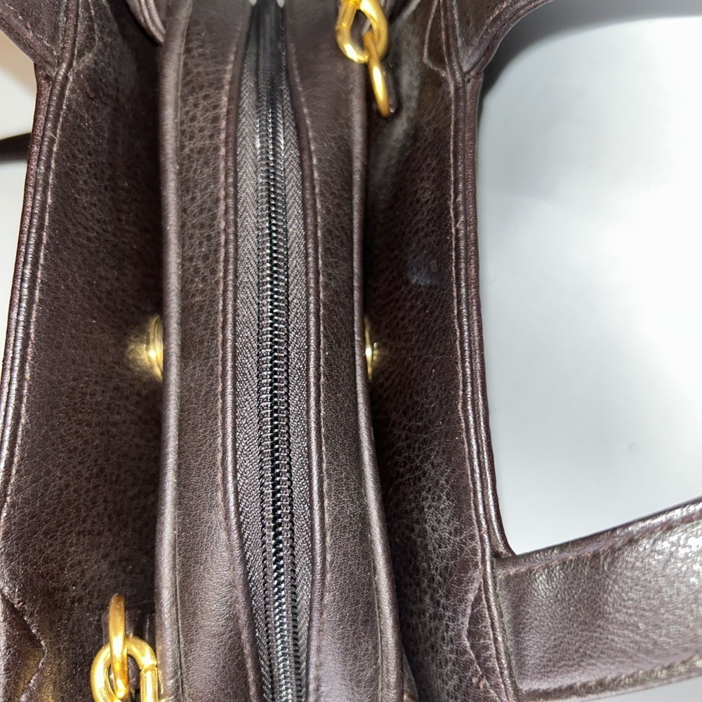 Pre loved chocolate brown Leather crossbody Bag - Picture 6 of 17